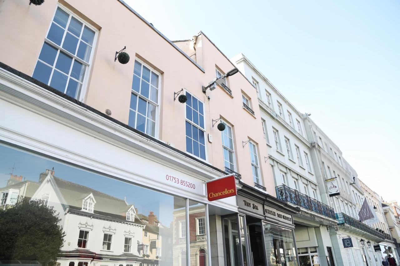 Letting Serviced Apartments - Guards View, Windsor Exteriör bild